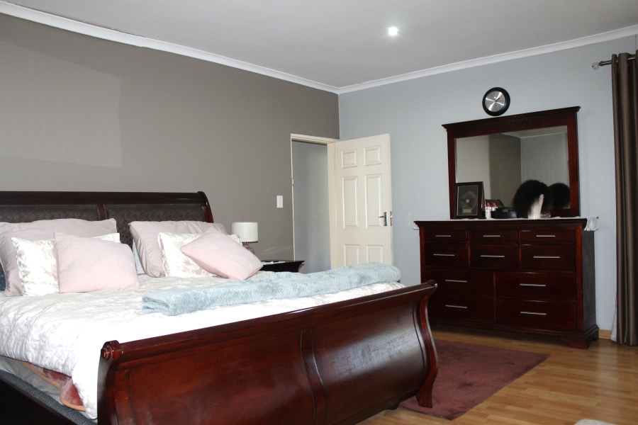 6 Bedroom Property for Sale in Doon Heights KwaZulu-Natal