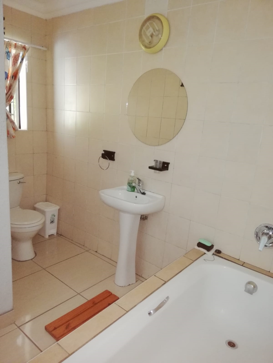 6 Bedroom Property for Sale in Doon Heights KwaZulu-Natal