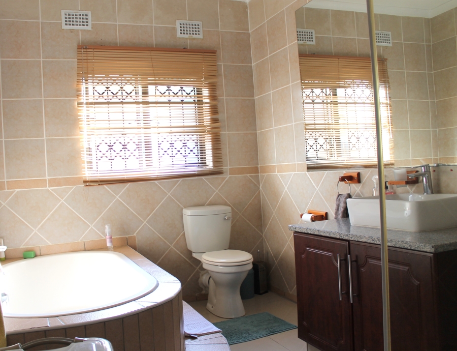 6 Bedroom Property for Sale in Doon Heights KwaZulu-Natal