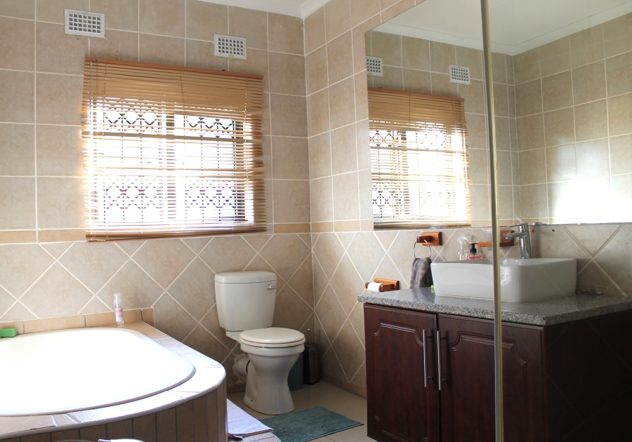 6 Bedroom Property for Sale in Doon Heights KwaZulu-Natal