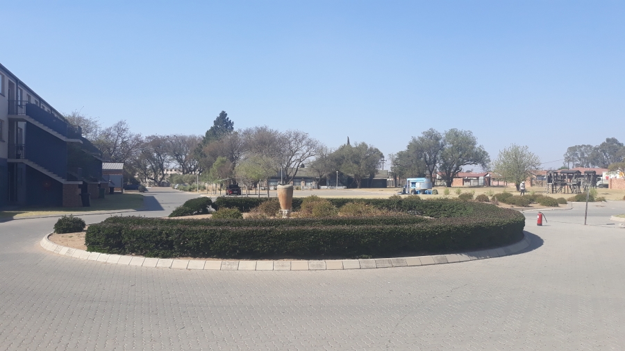 2 Bedroom Property for Sale in Madadeni J KwaZulu-Natal