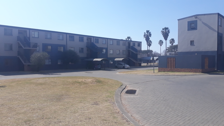 2 Bedroom Property for Sale in Madadeni J KwaZulu-Natal