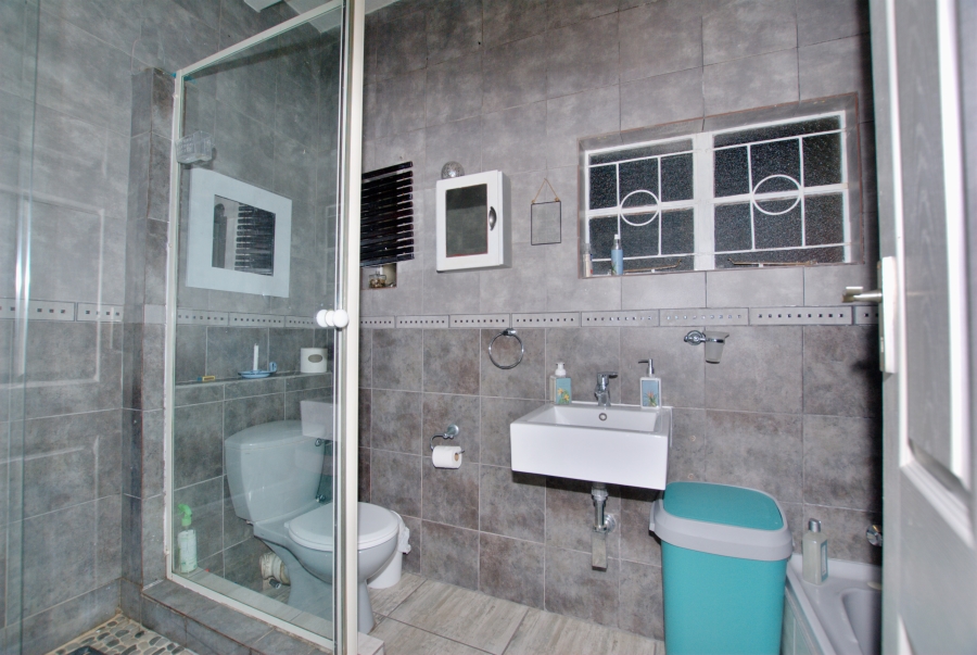 2 Bedroom Property for Sale in Umkomaas KwaZulu-Natal