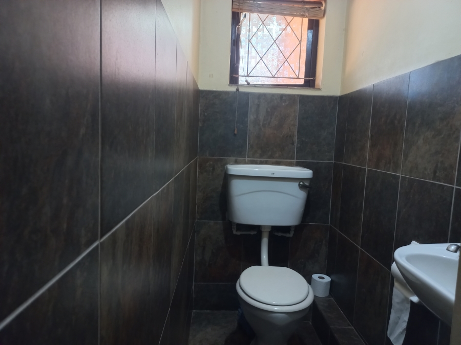 4 Bedroom Property for Sale in Amanzimtoti KwaZulu-Natal