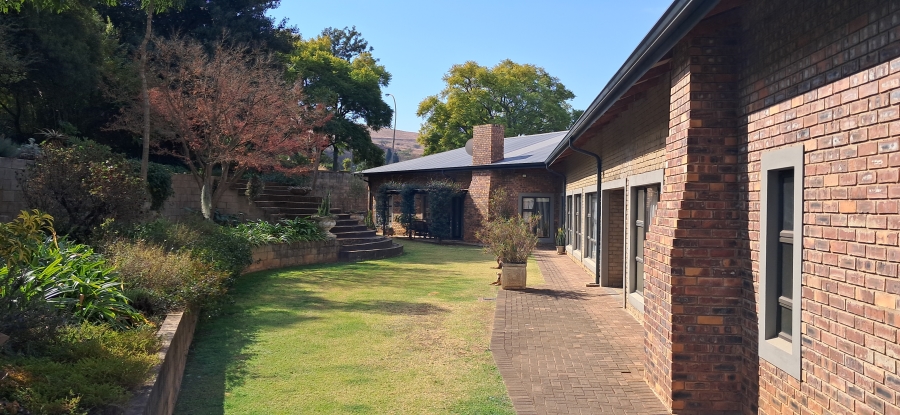 7 Bedroom Property for Sale in Signal Hill KwaZulu-Natal