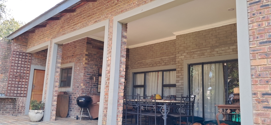 7 Bedroom Property for Sale in Signal Hill KwaZulu-Natal