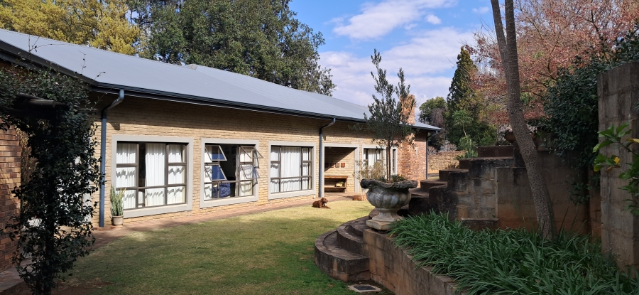 7 Bedroom Property for Sale in Signal Hill KwaZulu-Natal