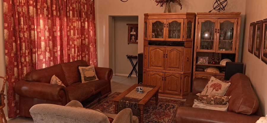 7 Bedroom Property for Sale in Signal Hill KwaZulu-Natal