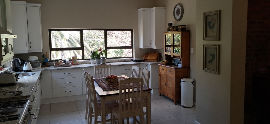 7 Bedroom Property for Sale in Signal Hill KwaZulu-Natal