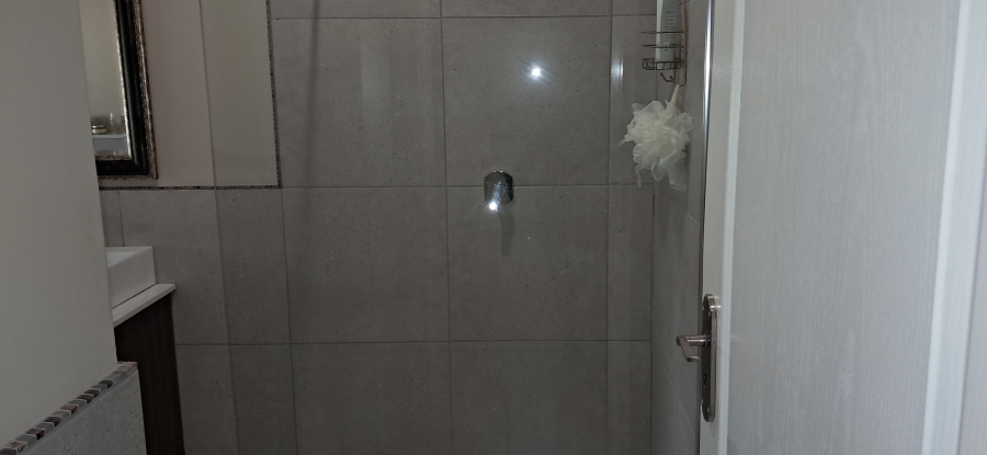 7 Bedroom Property for Sale in Signal Hill KwaZulu-Natal