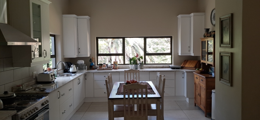 7 Bedroom Property for Sale in Signal Hill KwaZulu-Natal