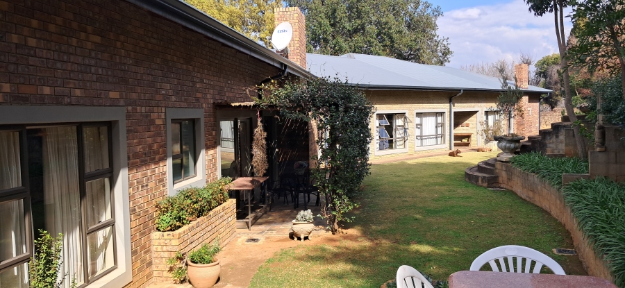 7 Bedroom Property for Sale in Signal Hill KwaZulu-Natal