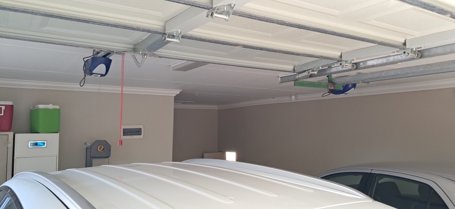 7 Bedroom Property for Sale in Signal Hill KwaZulu-Natal