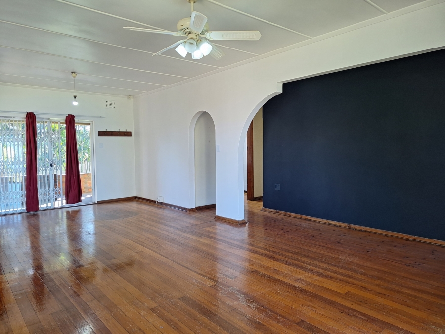 4 Bedroom Property for Sale in Amanzimtoti KwaZulu-Natal