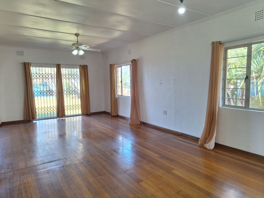 4 Bedroom Property for Sale in Amanzimtoti KwaZulu-Natal