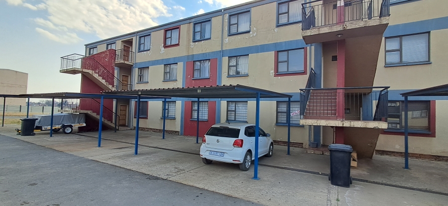 2 Bedroom Property for Sale in Madadeni J KwaZulu-Natal