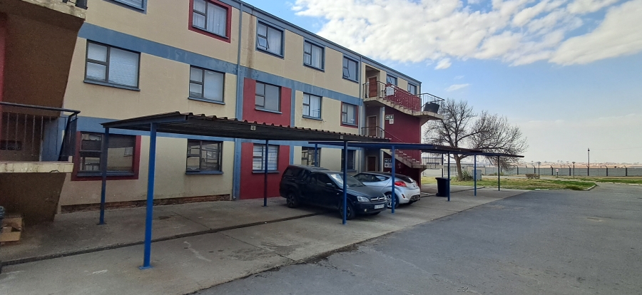 2 Bedroom Property for Sale in Madadeni J KwaZulu-Natal