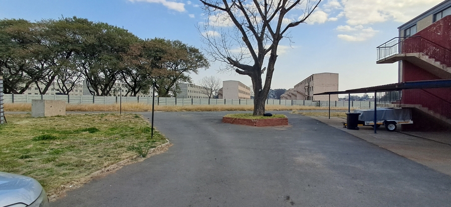 2 Bedroom Property for Sale in Madadeni J KwaZulu-Natal