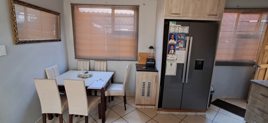 2 Bedroom Property for Sale in Madadeni J KwaZulu-Natal