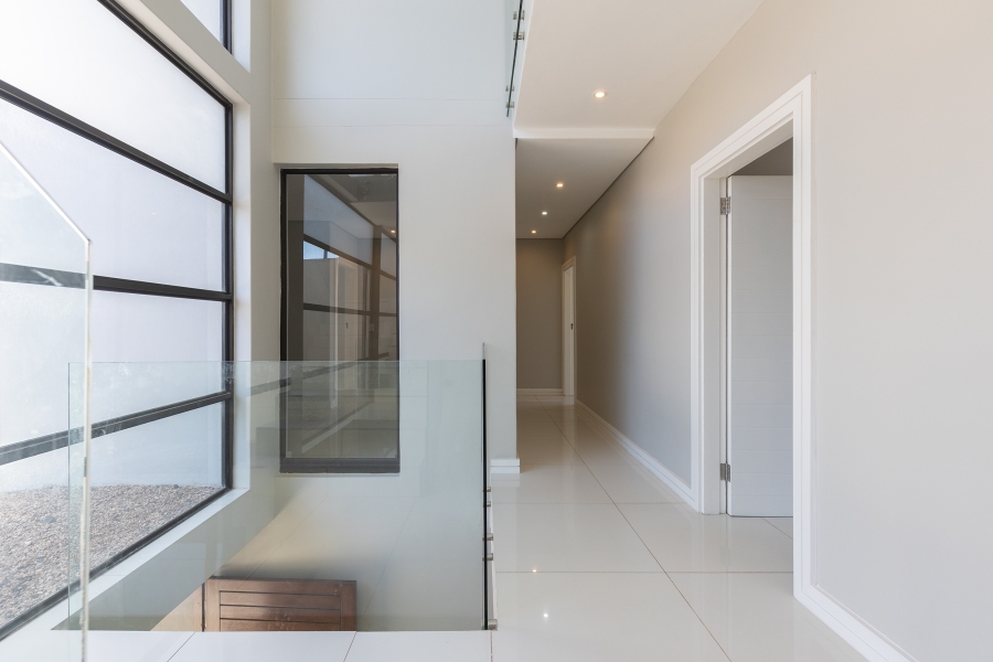 5 Bedroom Property for Sale in Izinga Ridge KwaZulu-Natal