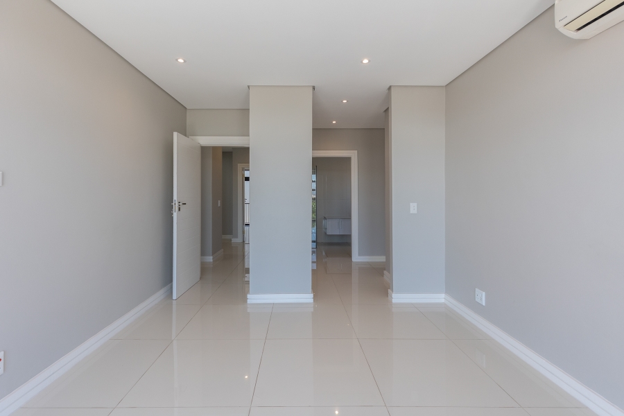 5 Bedroom Property for Sale in Izinga Ridge KwaZulu-Natal