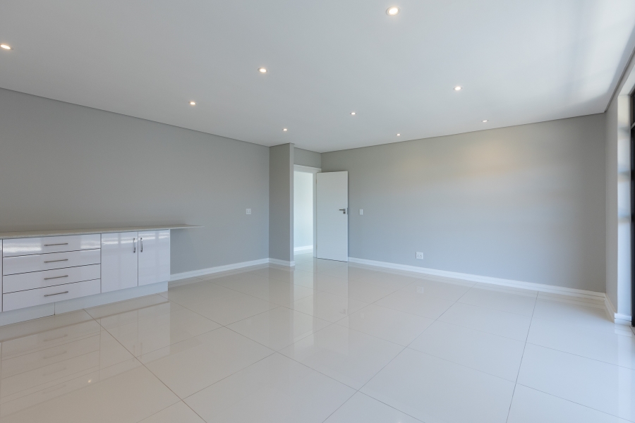 5 Bedroom Property for Sale in Izinga Ridge KwaZulu-Natal