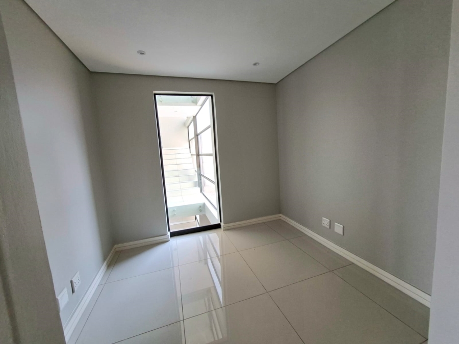 5 Bedroom Property for Sale in Izinga Ridge KwaZulu-Natal