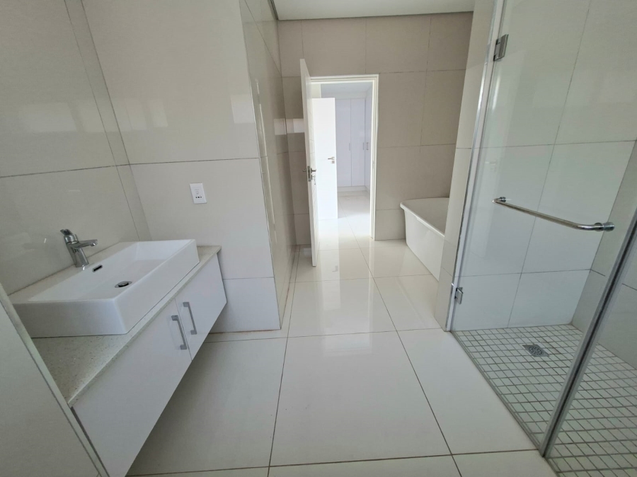 5 Bedroom Property for Sale in Izinga Ridge KwaZulu-Natal