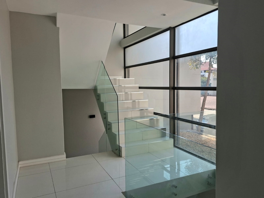 5 Bedroom Property for Sale in Izinga Ridge KwaZulu-Natal