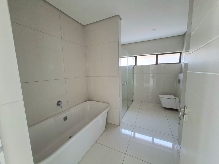 5 Bedroom Property for Sale in Izinga Ridge KwaZulu-Natal