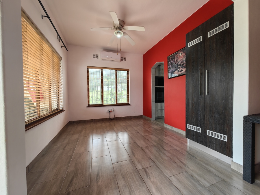 2 Bedroom Property for Sale in Scottburgh Central KwaZulu-Natal