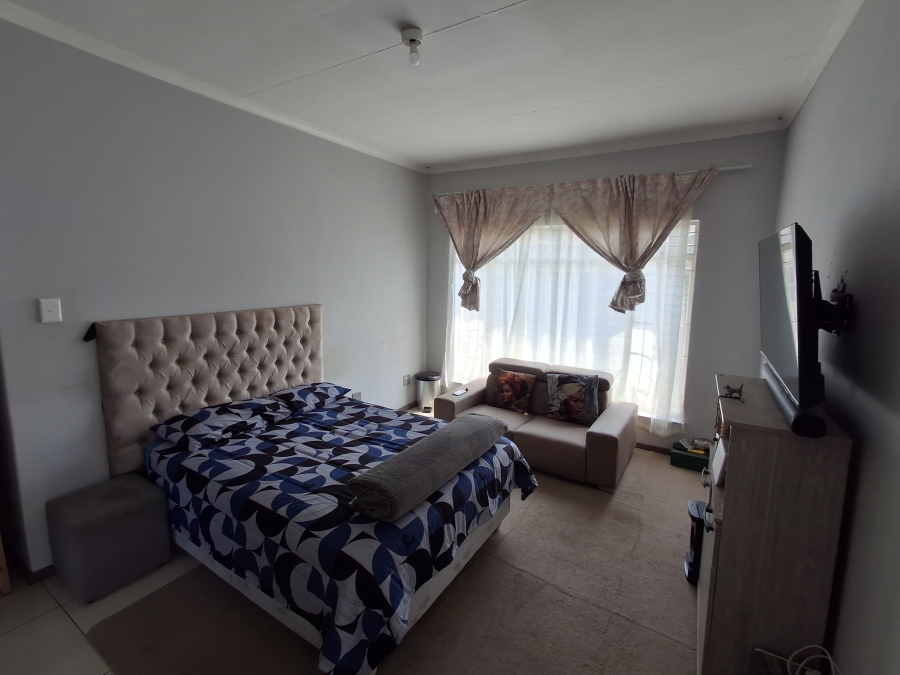 4 Bedroom Property for Sale in Pioneer Park KwaZulu-Natal