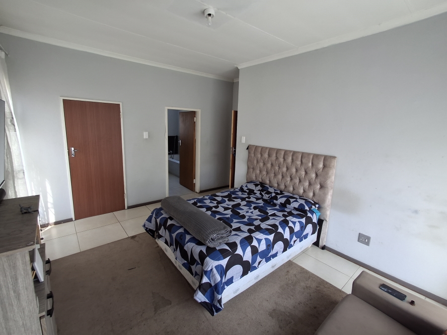 4 Bedroom Property for Sale in Pioneer Park KwaZulu-Natal