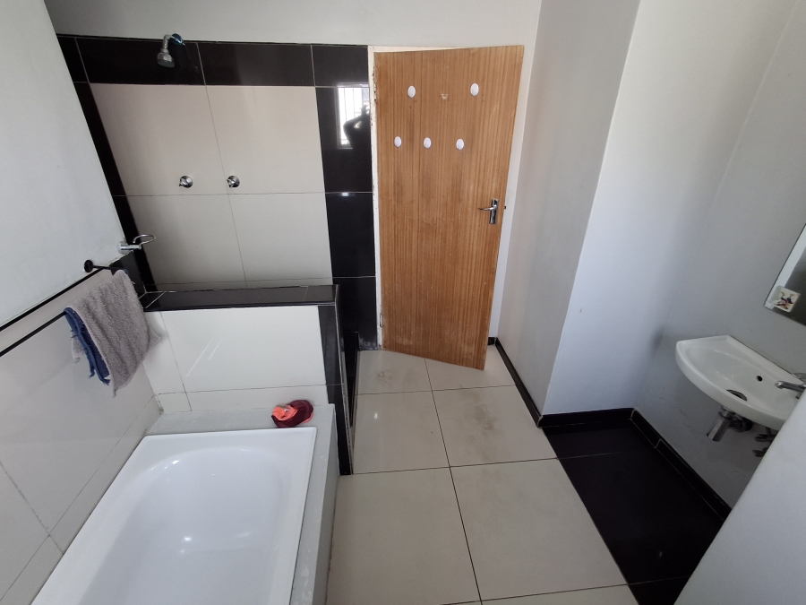 4 Bedroom Property for Sale in Pioneer Park KwaZulu-Natal