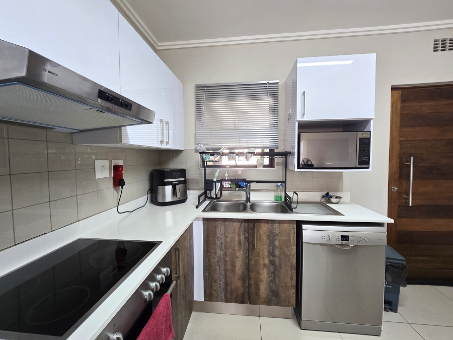 2 Bedroom Property for Sale in Umhlanga Ridge KwaZulu-Natal