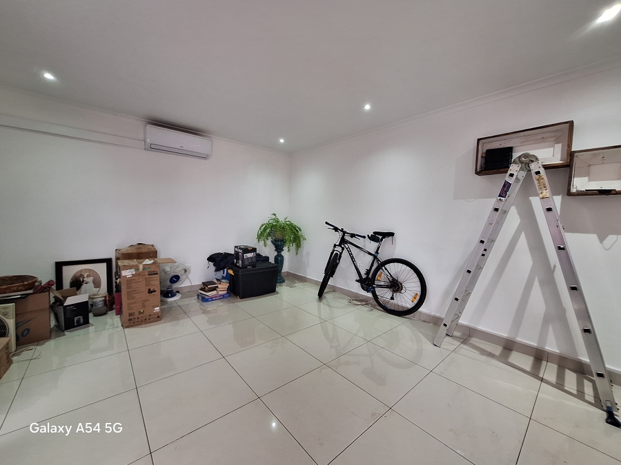 4 Bedroom Property for Sale in Glenmore KwaZulu-Natal