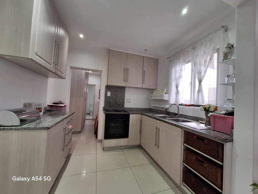 4 Bedroom Property for Sale in Glenmore KwaZulu-Natal