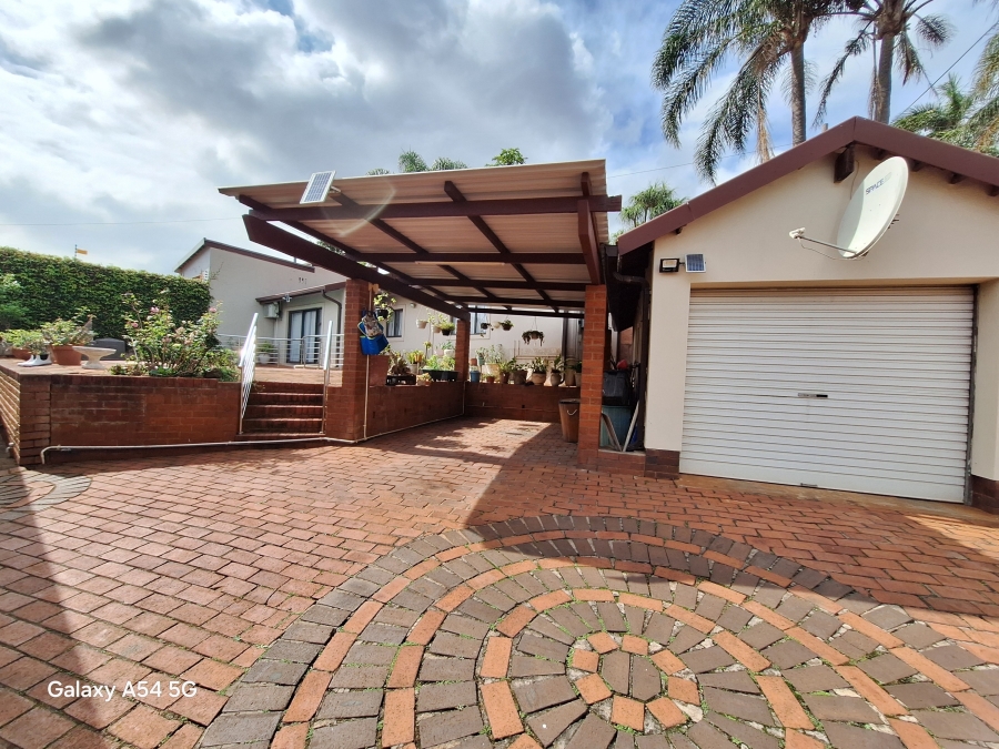 4 Bedroom Property for Sale in Glenmore KwaZulu-Natal