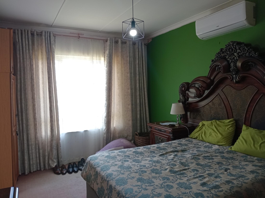 5 Bedroom Property for Sale in Shallcross KwaZulu-Natal