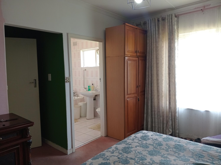 5 Bedroom Property for Sale in Shallcross KwaZulu-Natal