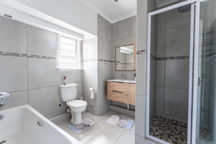 3 Bedroom Property for Sale in Amanzimtoti KwaZulu-Natal