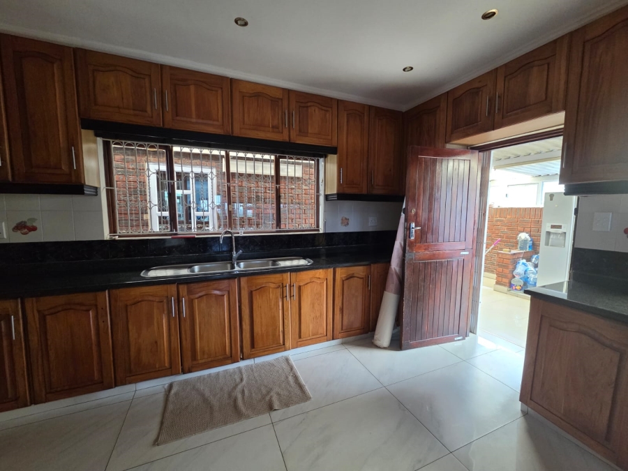 5 Bedroom Property for Sale in Shallcross KwaZulu-Natal