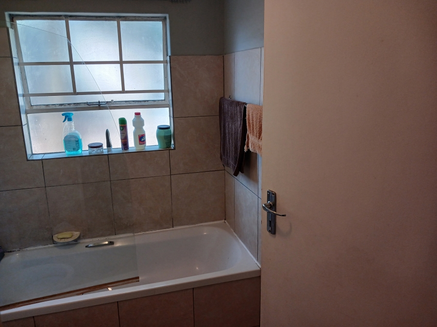 2 Bedroom Property for Sale in Sunnyridge KwaZulu-Natal