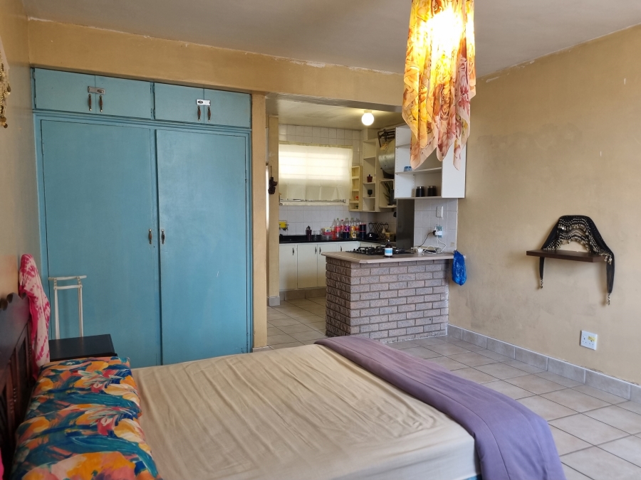 1 Bedroom Property for Sale in Amanzimtoti KwaZulu-Natal