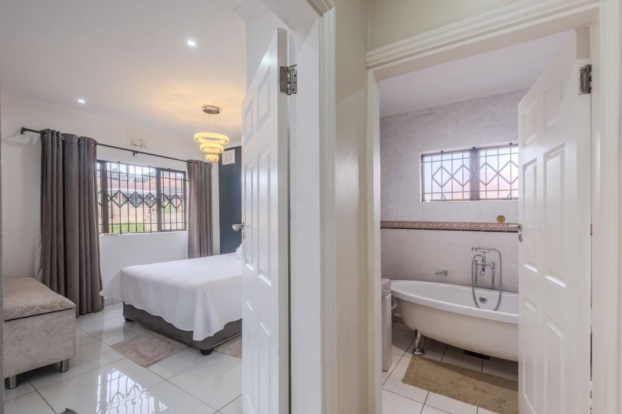 4 Bedroom Property for Sale in Umhlanga KwaZulu-Natal