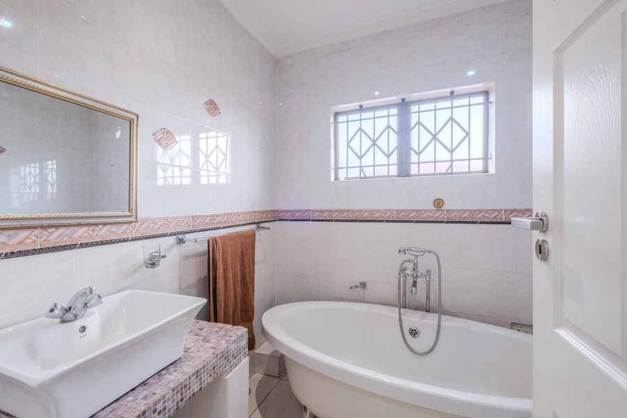 4 Bedroom Property for Sale in Umhlanga KwaZulu-Natal