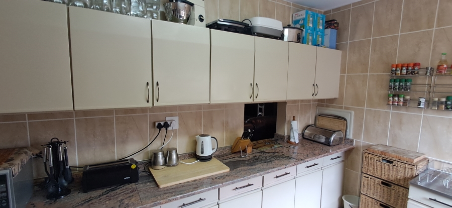 3 Bedroom Property for Sale in Huttenheights KwaZulu-Natal