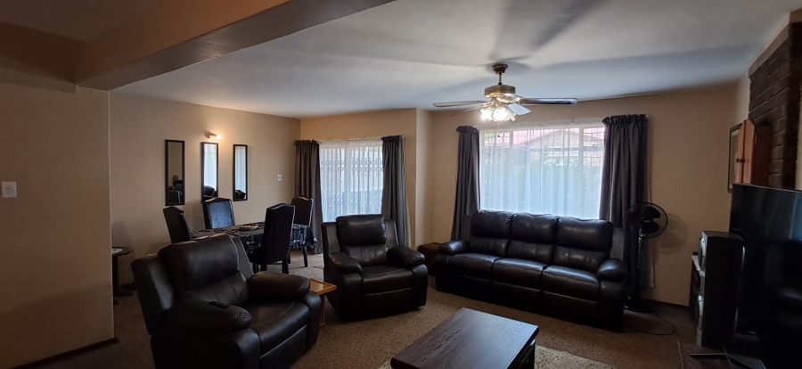 3 Bedroom Property for Sale in Huttenheights KwaZulu-Natal