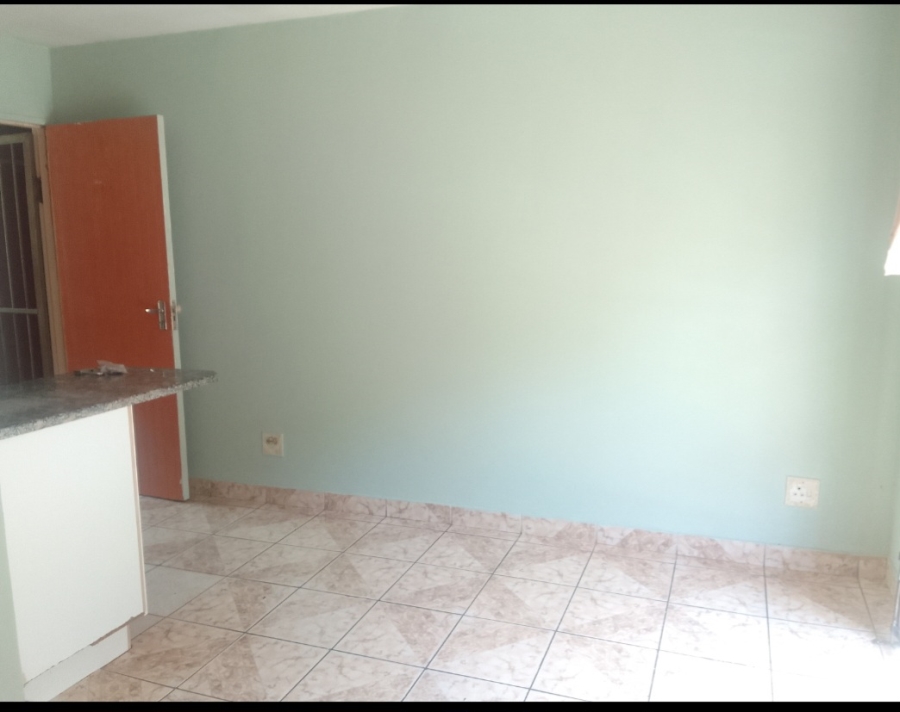 To Let 1 Bedroom Property for Rent in Woodhaven KwaZulu-Natal
