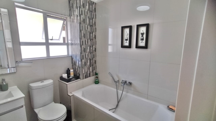 3 Bedroom Property for Sale in Willard Beach KwaZulu-Natal